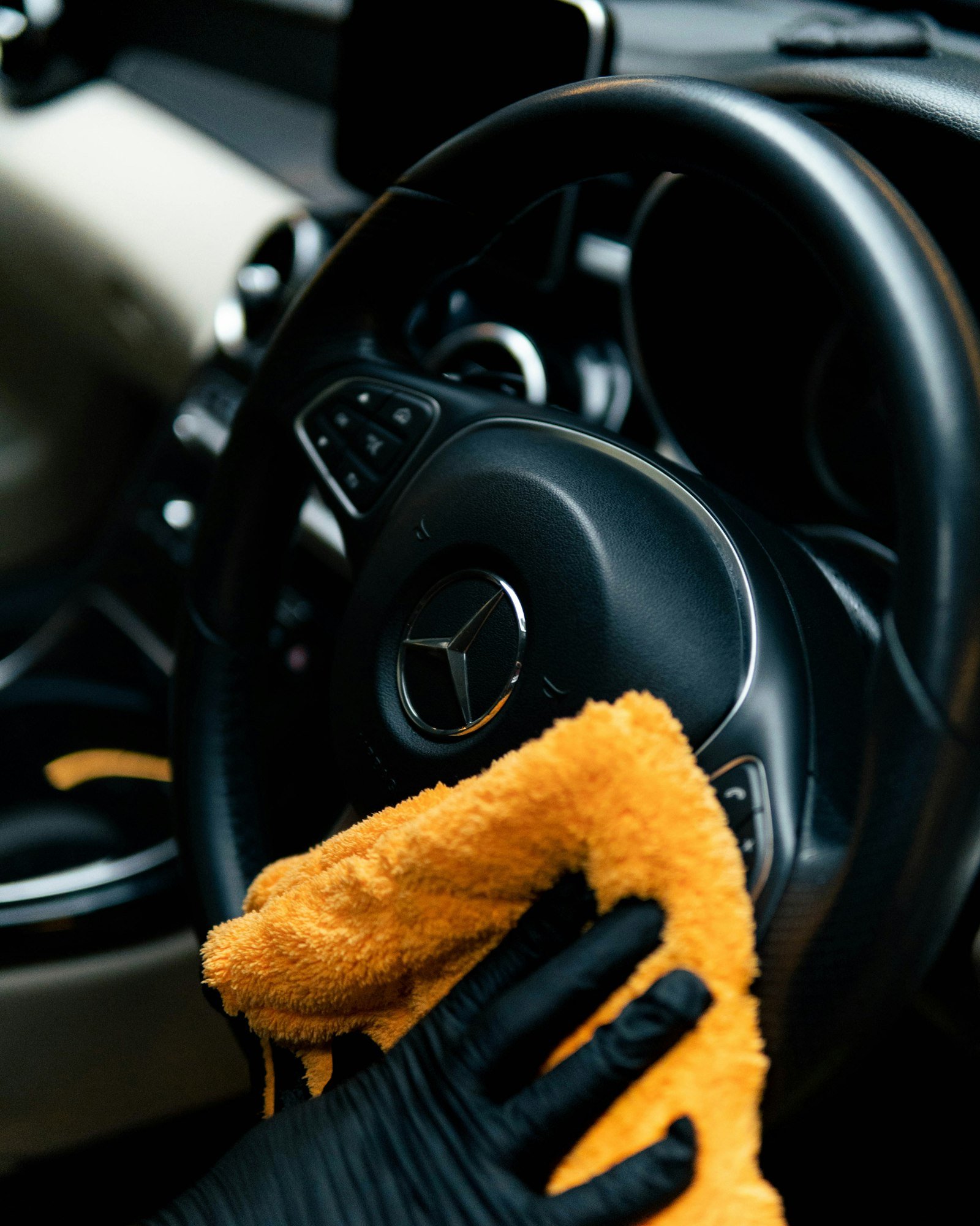 http://Hand%20finishing%20during%20a%20full%20vehicle%20detail