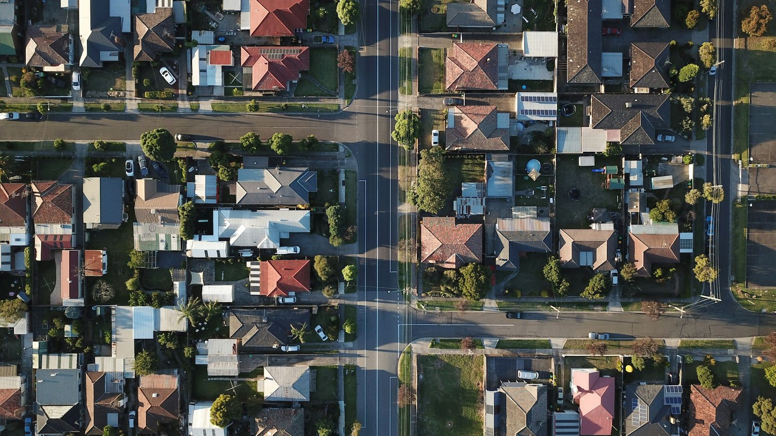 Top-view photography of houses at daytime