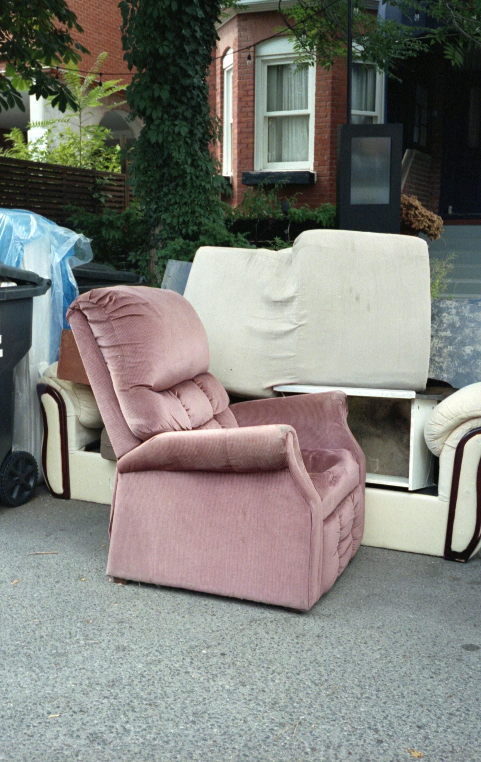 http://Bulky%20furniture%20item%20set%20out%20for%20collection